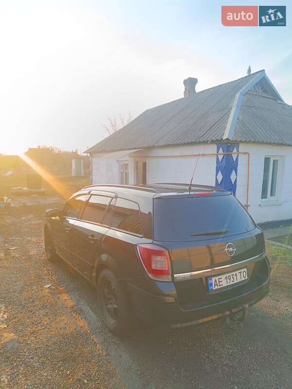 Универсал Opel Astra 2008 в Долинской