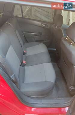 Универсал Opel Astra 2011 в 