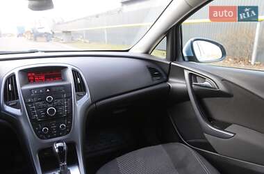Седан Opel Astra 2017 в 