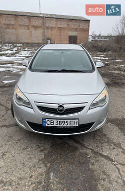 Универсал Opel Astra 2011 в Прилуках