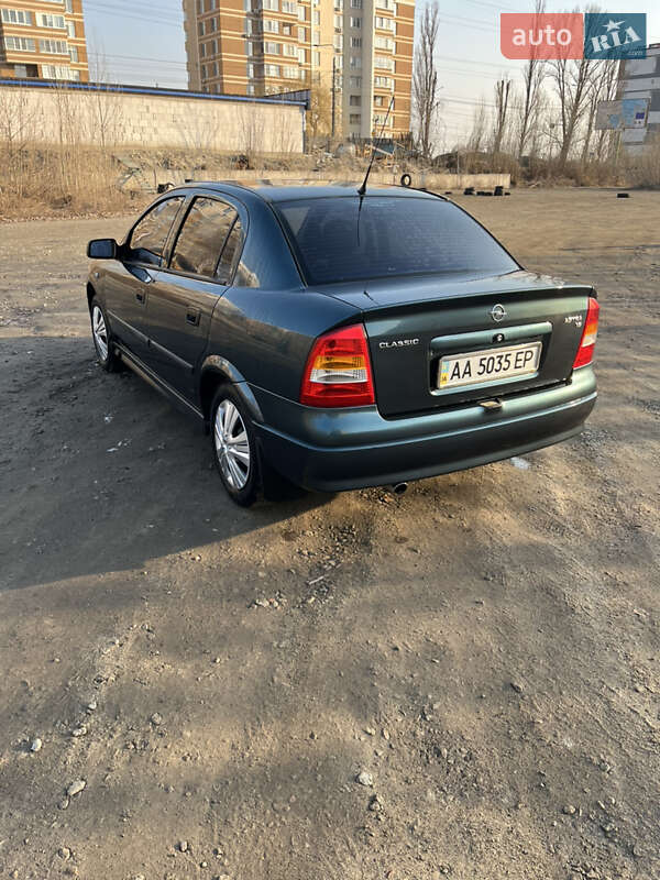 Седан Opel Astra 2004 в Вышгороде