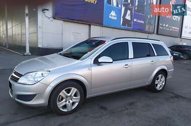 Универсал Opel Astra 2009 в Ровно