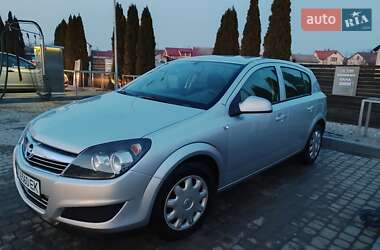 Хэтчбек Opel Astra 2010 в Ивано-Франковске