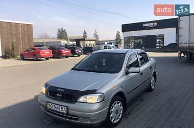 Седан Opel Astra 2006 в Тячеві