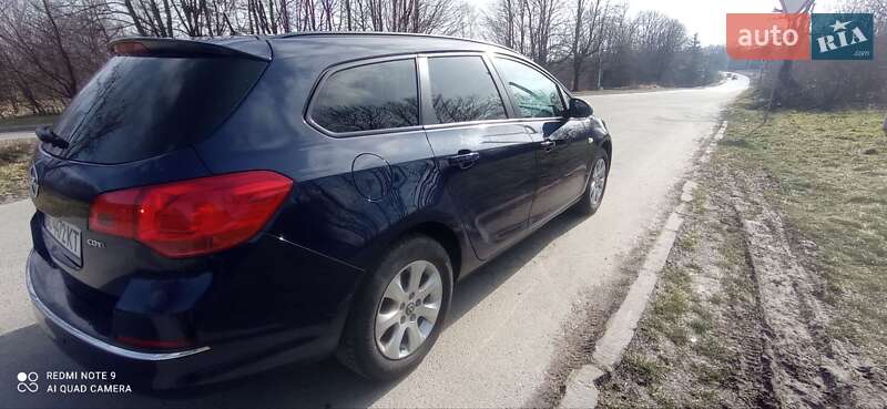 Универсал Opel Astra 2013 в Дрогобыче