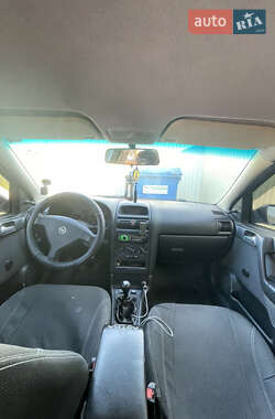 Седан Opel Astra 2006 в 