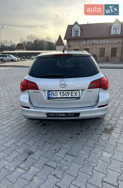 Универсал Opel Astra 2011 в Бережанах