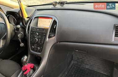 Універсал Opel Astra 2015 в Бучі