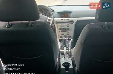 Хэтчбек Opel Astra 2008 в 