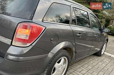 Универсал Opel Astra 2009 в Дрогобыче