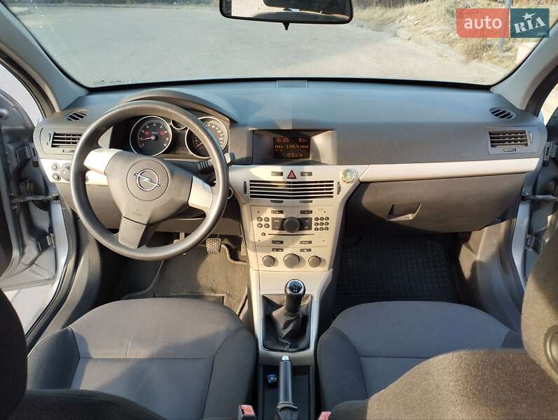Универсал Opel Astra 2008 в Дрогобыче