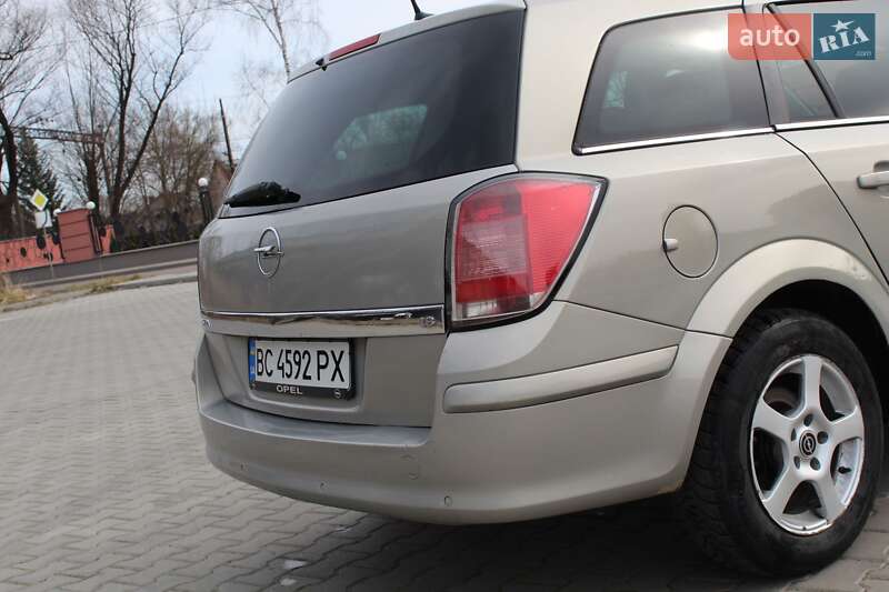 Универсал Opel Astra 2006 в Дрогобыче