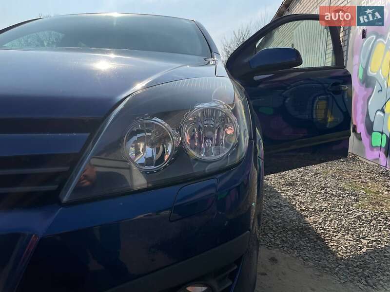 Хэтчбек Opel Astra 2004 в Луцке