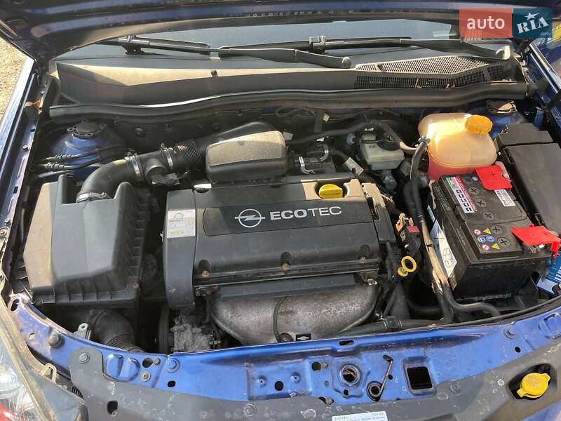 Хэтчбек Opel Astra 2004 в Луцке