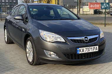 Хэтчбек Opel Astra 2010 в Киеве