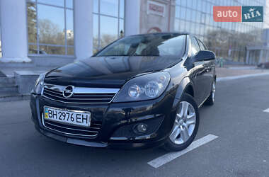 Хэтчбек Opel Astra 2012 в Одессе