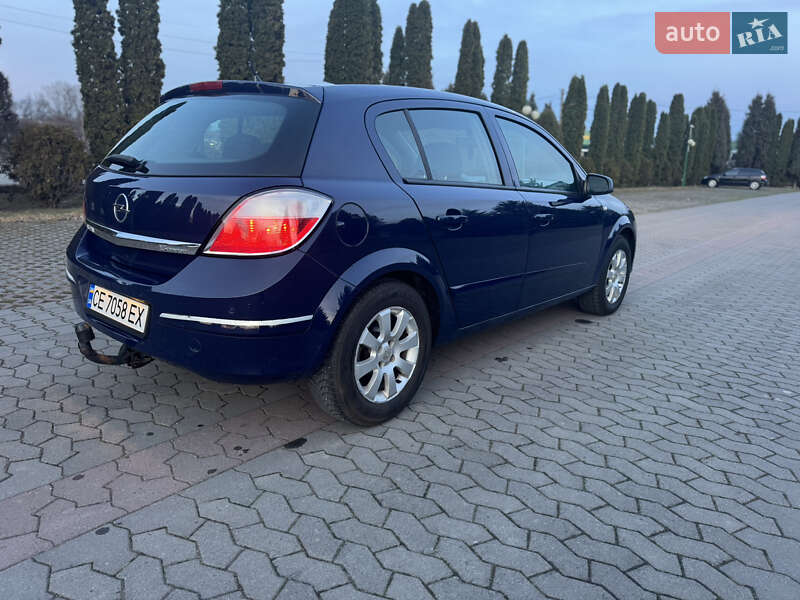 Хэтчбек Opel Astra 2005 в Черновцах