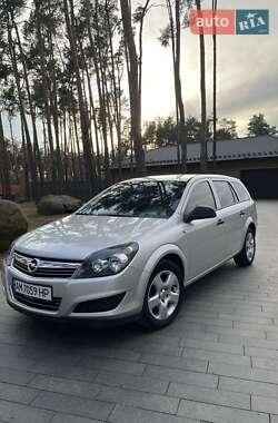 Універсал Opel Astra 2009 в Житомирі