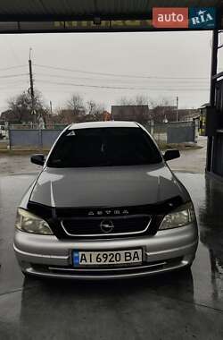 Седан Opel Astra 2005 в Макарове