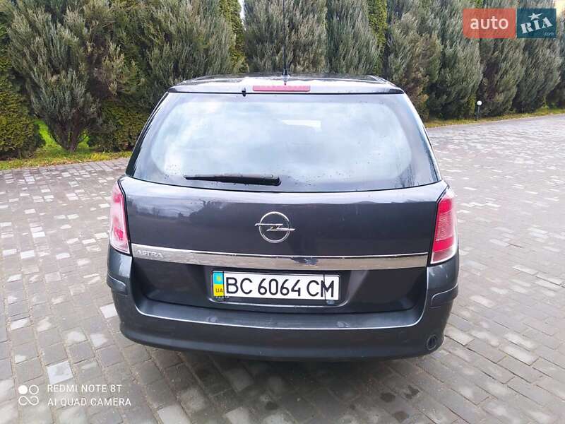 Opel Astra 2011