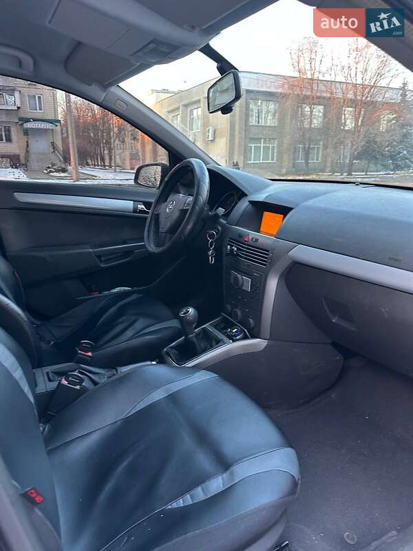 Хэтчбек Opel Astra 2004 в Никополе