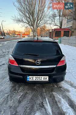 Хетчбек Opel Astra 2004 в 