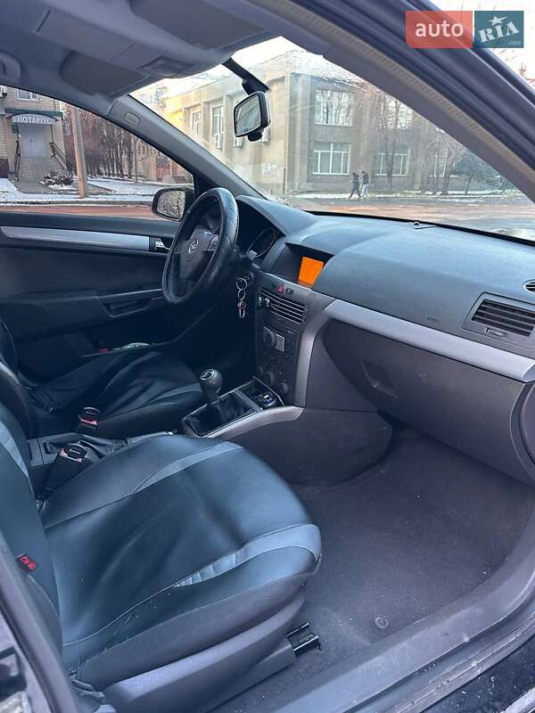 Хэтчбек Opel Astra 2004 в Никополе