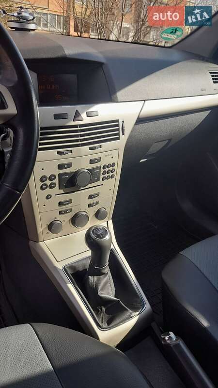 Универсал Opel Astra 2007 в Полтаве
