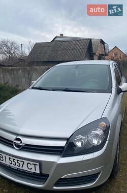 Хэтчбек Opel Astra 2004 в Лубнах