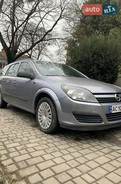 Універсал Opel Astra 2005 в Луцьку