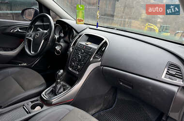 Универсал Opel Astra 2010 в 