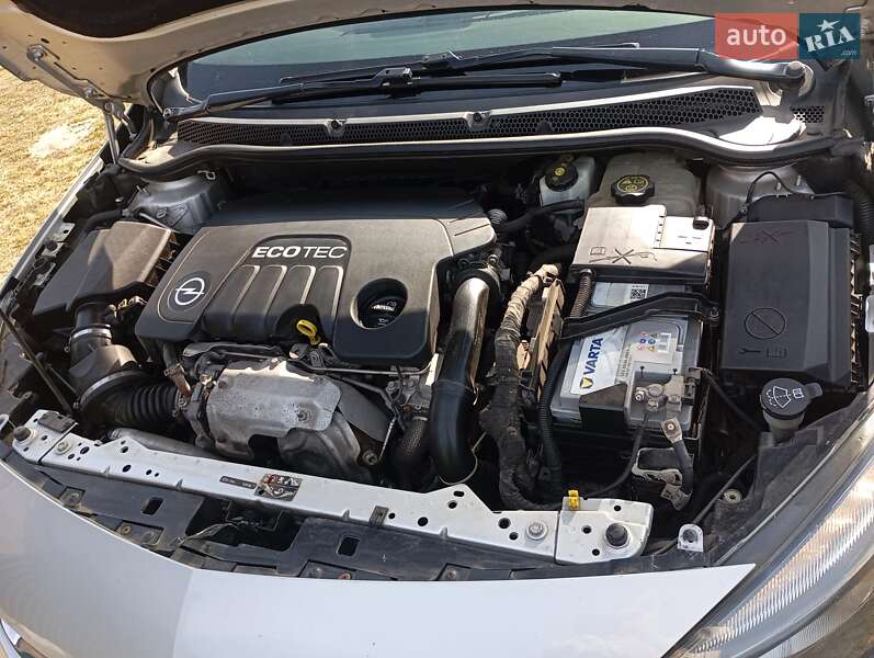 Универсал Opel Astra 2014 в Старой Выжевке