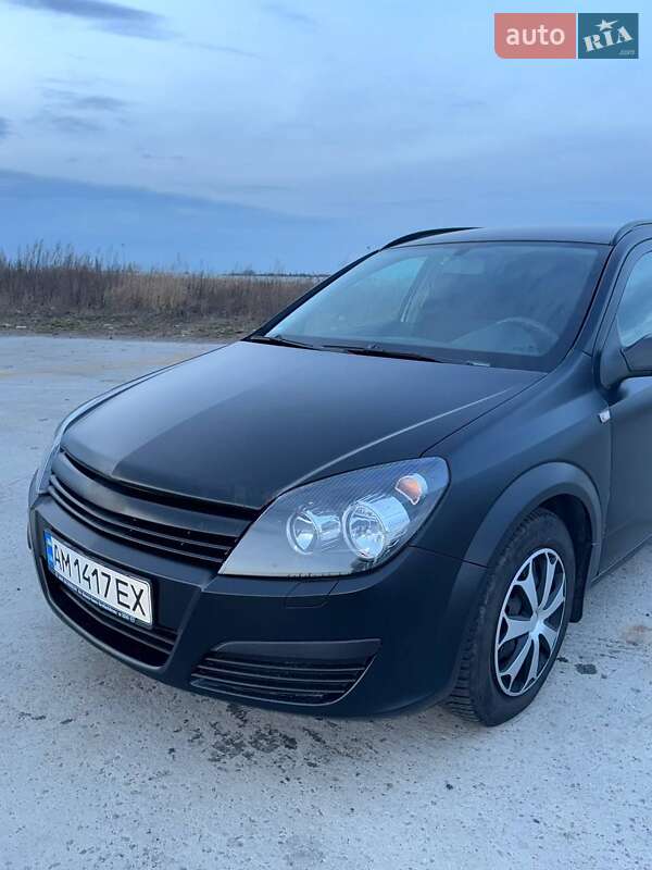 Универсал Opel Astra 2004 в Коростене