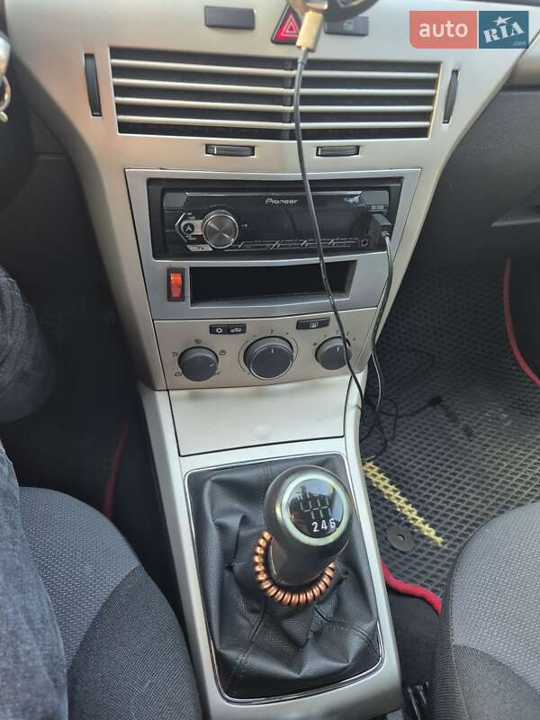Хетчбек Opel Astra 2008 в Житомирі