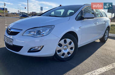 Универсал Opel Astra 2011 в 