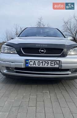 Хэтчбек Opel Astra 1998 в 
