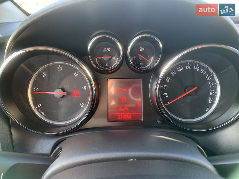 Універсал Opel Astra 2011 в Дубні