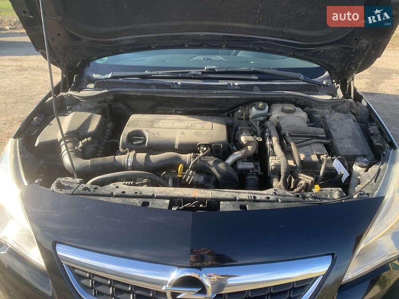 Універсал Opel Astra 2011 в Дубні