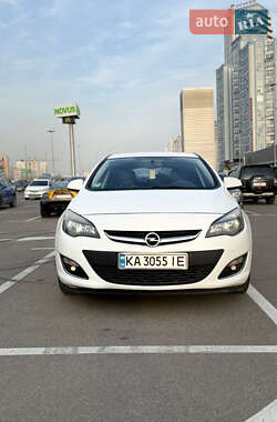Хэтчбек Opel Astra 2012 в 