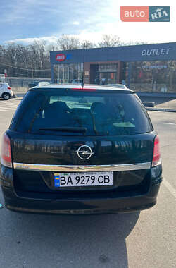 Универсал Opel Astra 2012 в Киеве