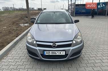 Хэтчбек Opel Astra 2004 в 