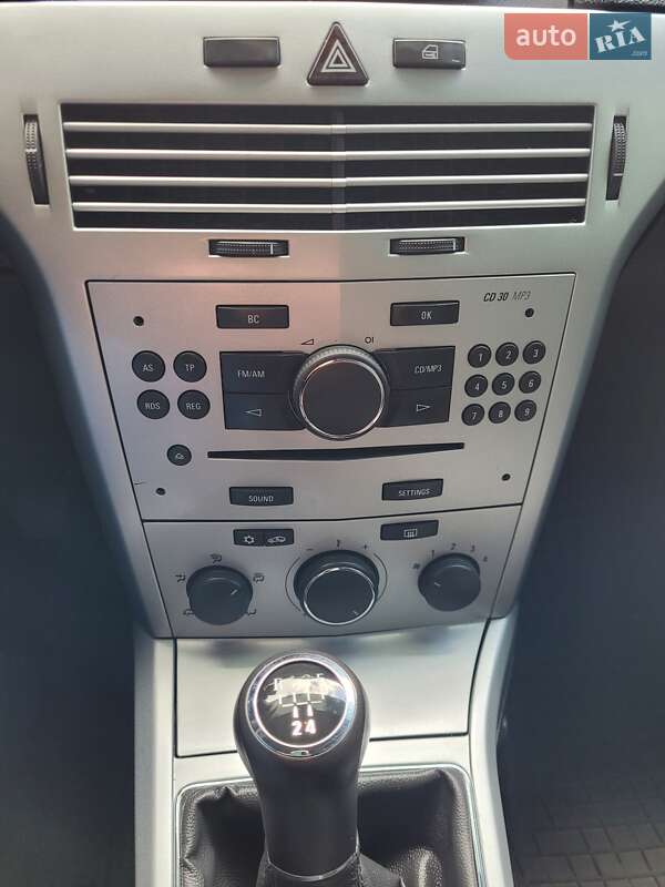 Хэтчбек Opel Astra 2009 в Мостиске