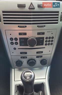Хэтчбек Opel Astra 2009 в 