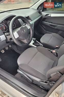 Хэтчбек Opel Astra 2009 в 