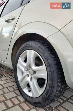 Хэтчбек Opel Astra 2009 в 