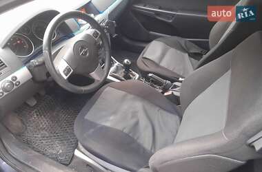 Хетчбек Opel Astra 2009 в 