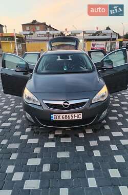 Универсал Opel Astra 2012 в 