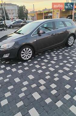 Универсал Opel Astra 2012 в 
