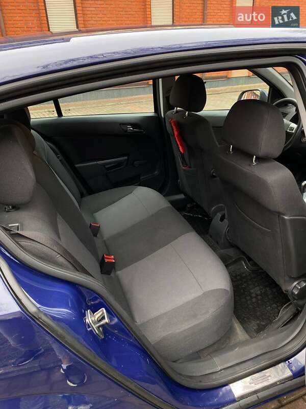 Хэтчбек Opel Astra 2013 в Ровно фото 20 Хэтчбек Opel Astra 2013 в Ровно