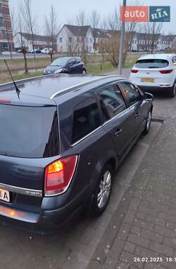 Универсал Opel Astra 2011 в 